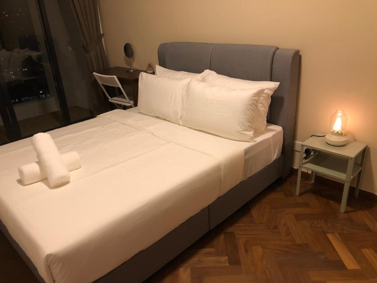Seaview Water Purify Cozy Comfortable For Short & Long Stay In The Landmark By Katana George Town Eksteriør billede