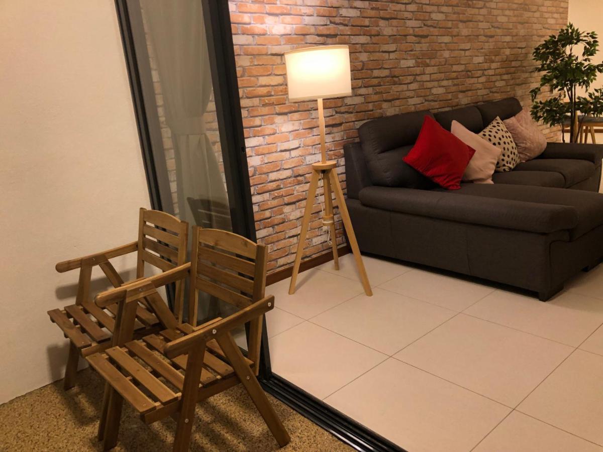 Seaview Water Purify Cozy Comfortable For Short & Long Stay In The Landmark By Katana George Town Eksteriør billede