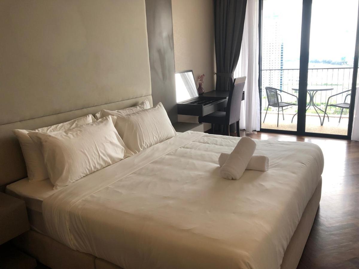 Seaview Water Purify Cozy Comfortable For Short & Long Stay In The Landmark By Katana George Town Eksteriør billede