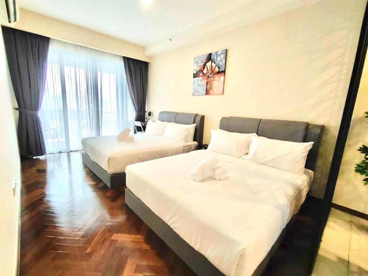 Seaview Water Purify Cozy Comfortable For Short & Long Stay In The Landmark By Katana George Town Eksteriør billede