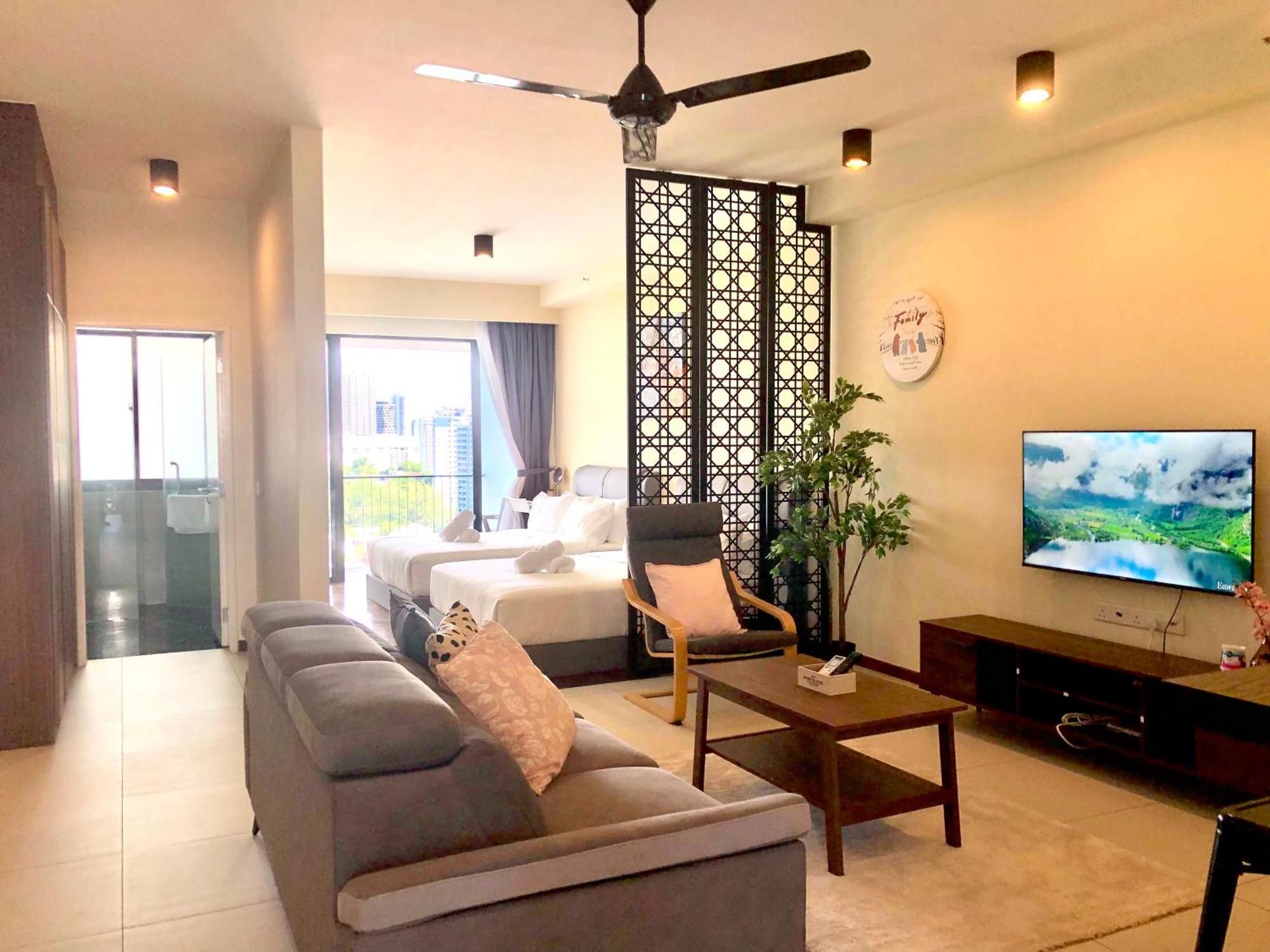 Seaview Water Purify Cozy Comfortable For Short & Long Stay In The Landmark By Katana George Town Eksteriør billede