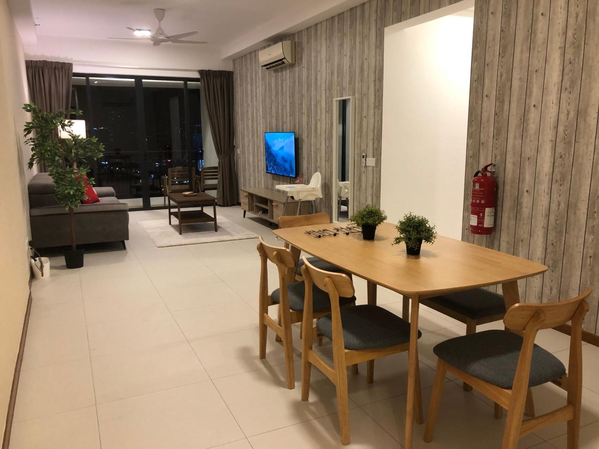Seaview Water Purify Cozy Comfortable For Short & Long Stay In The Landmark By Katana George Town Eksteriør billede